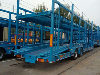 聊城兩橋48英尺平板集裝箱危險(xiǎn)品骨架車廠家,13米鵝頸鵝頸廂式半掛車價(jià)格